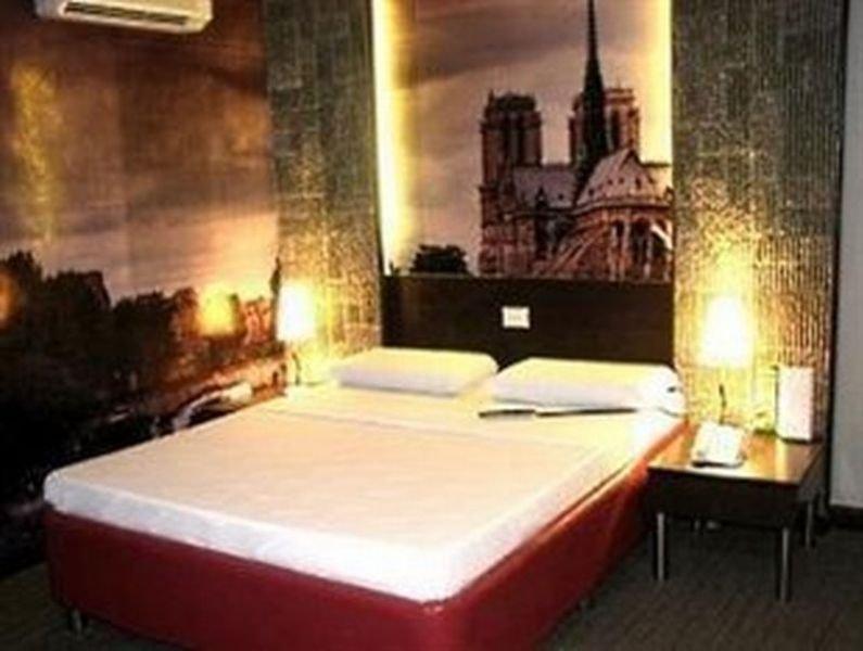 Eurotel North Edsa Quezon City Extérieur photo
